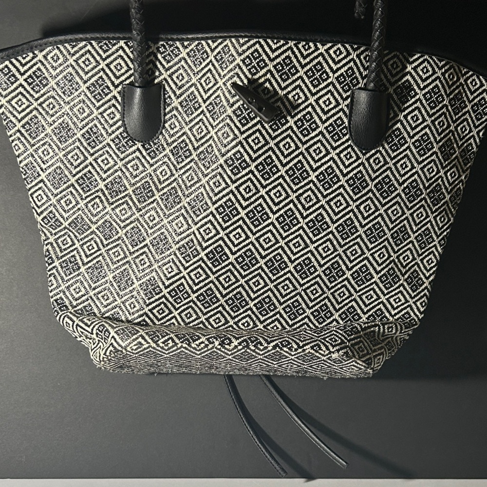 Neiman-Marcus Black and White Diamond Pattern Tote